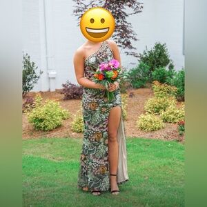 Mac Duggal, Floral Sequin One-Shoulder Gown size 2